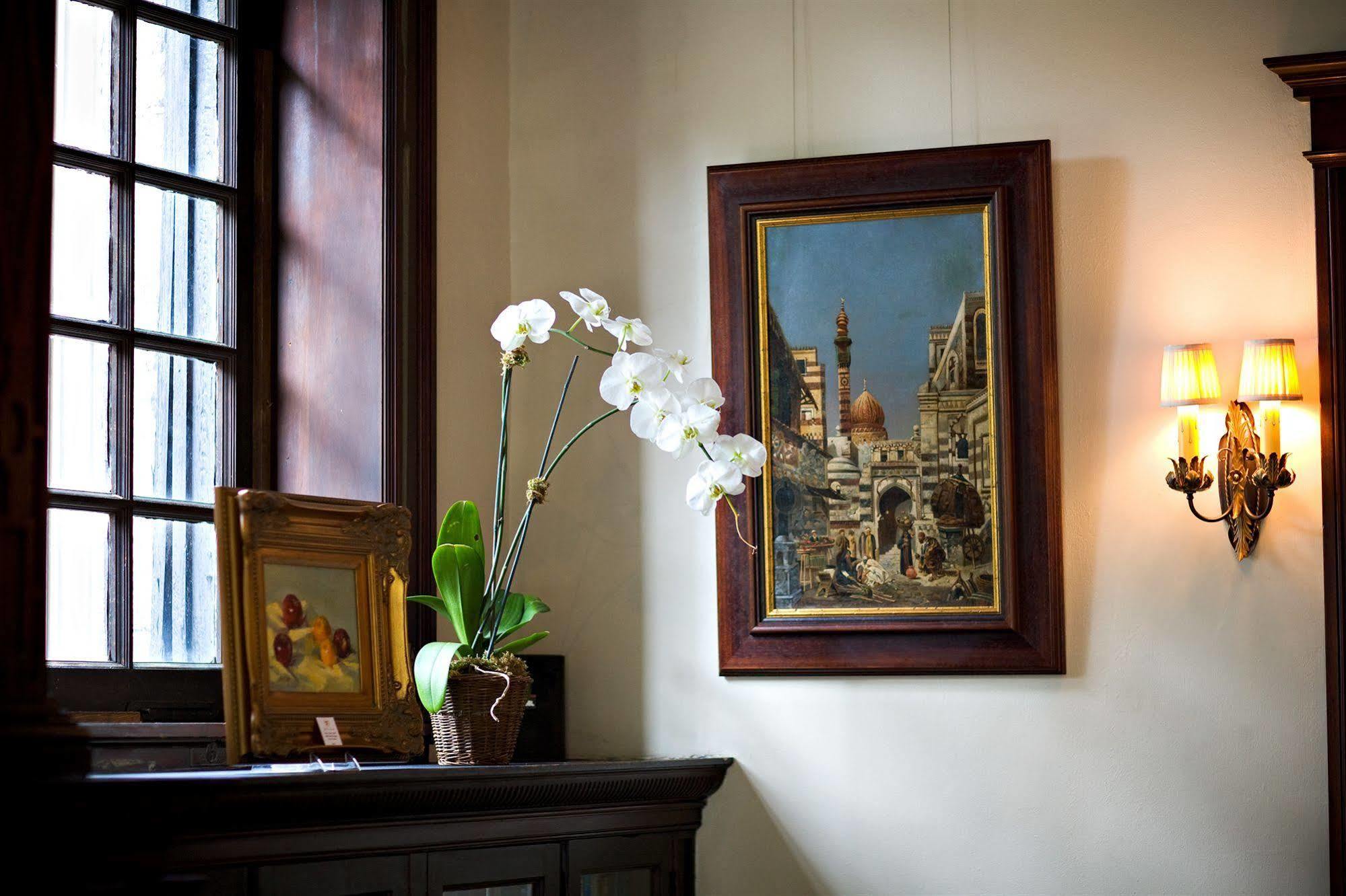 Hotel Mansions On Fifth 4*